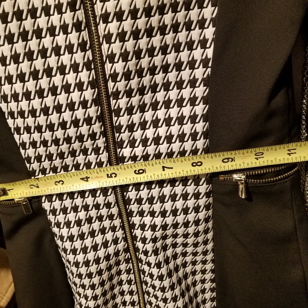 🚫DONATED🚫🍭5/$30🍭H&M Houndstooth Body Con Sleaved Dress - Picture 4 of 6